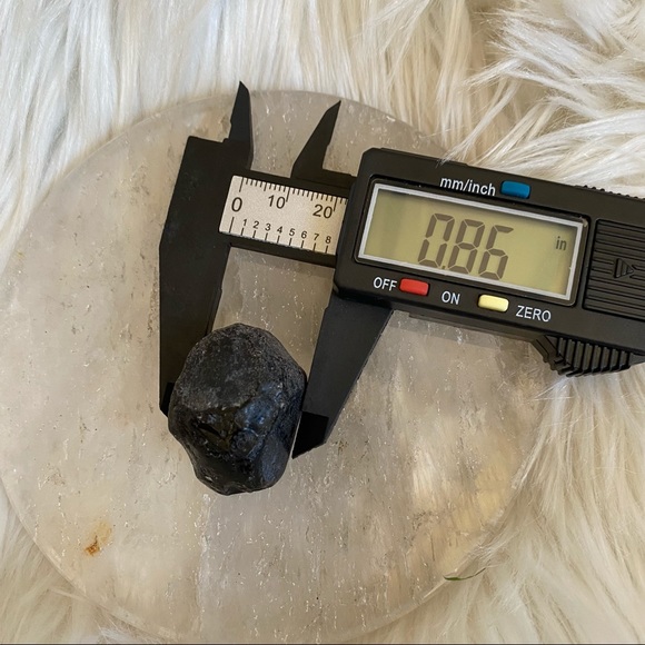 BLACK OBSIDIAN Raw Tumble - Picture 5 of 5